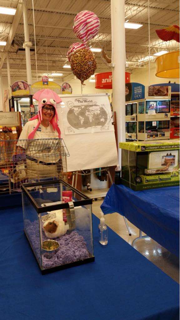 jgrunsby's tweet photo. Fun event today for #PSMeetThePets at PetSmart in Wayne NJ! @robsmithbluejay http://t.co/KOsDVAtOYo