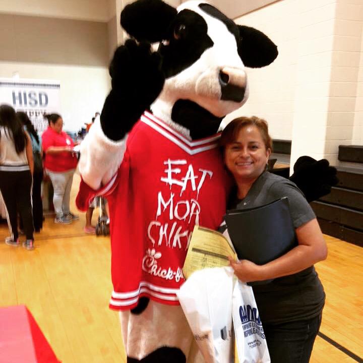 cfa_45wayside's tweet photo. Cows in the community! 🐄 http://t.co/ekNPoWC8nr