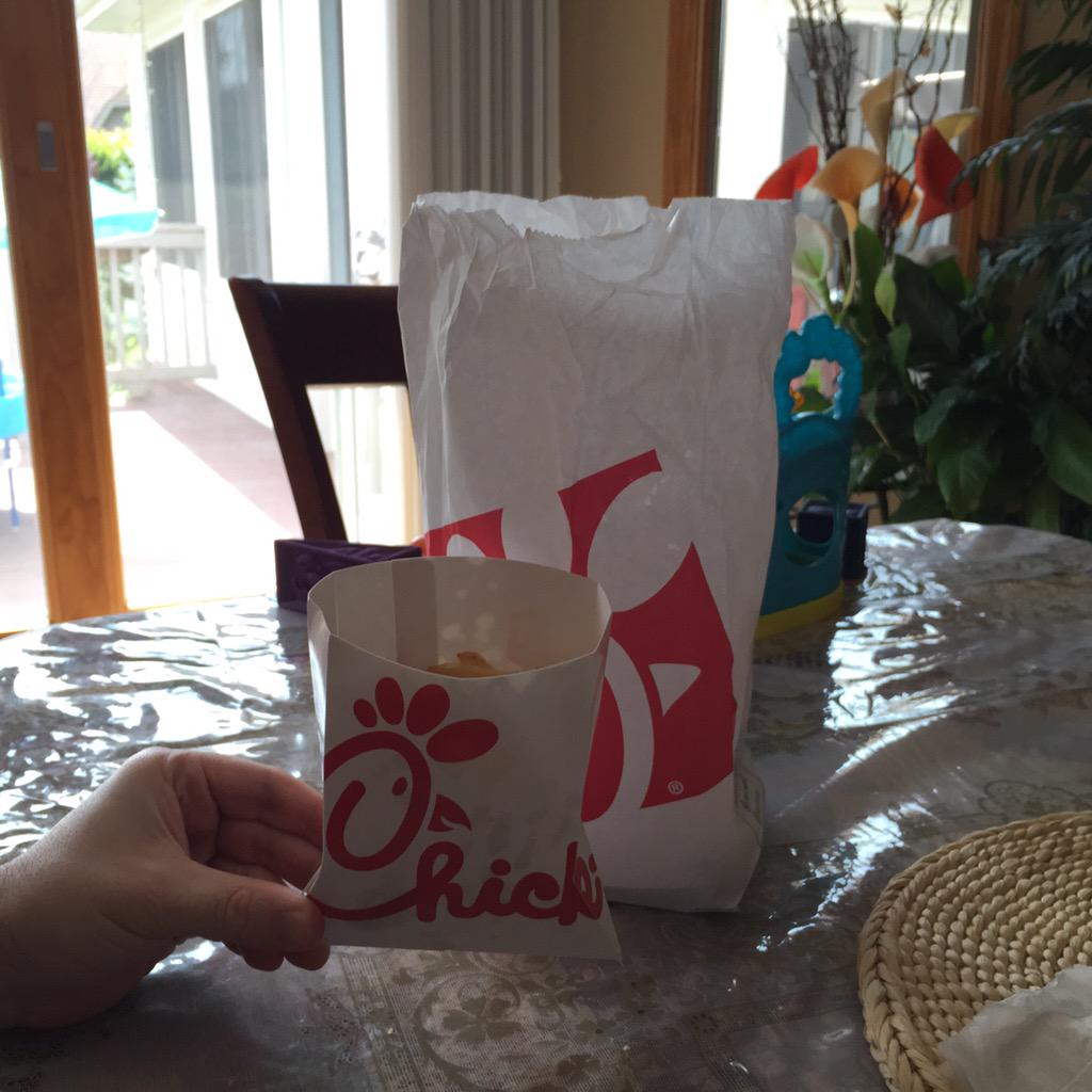 danndune's tweet photo. @ChickfilA opened my Drivethru order when I got home to half empty order of large fries is this Orland Park practice http://t.co/gmMQW1y1PD