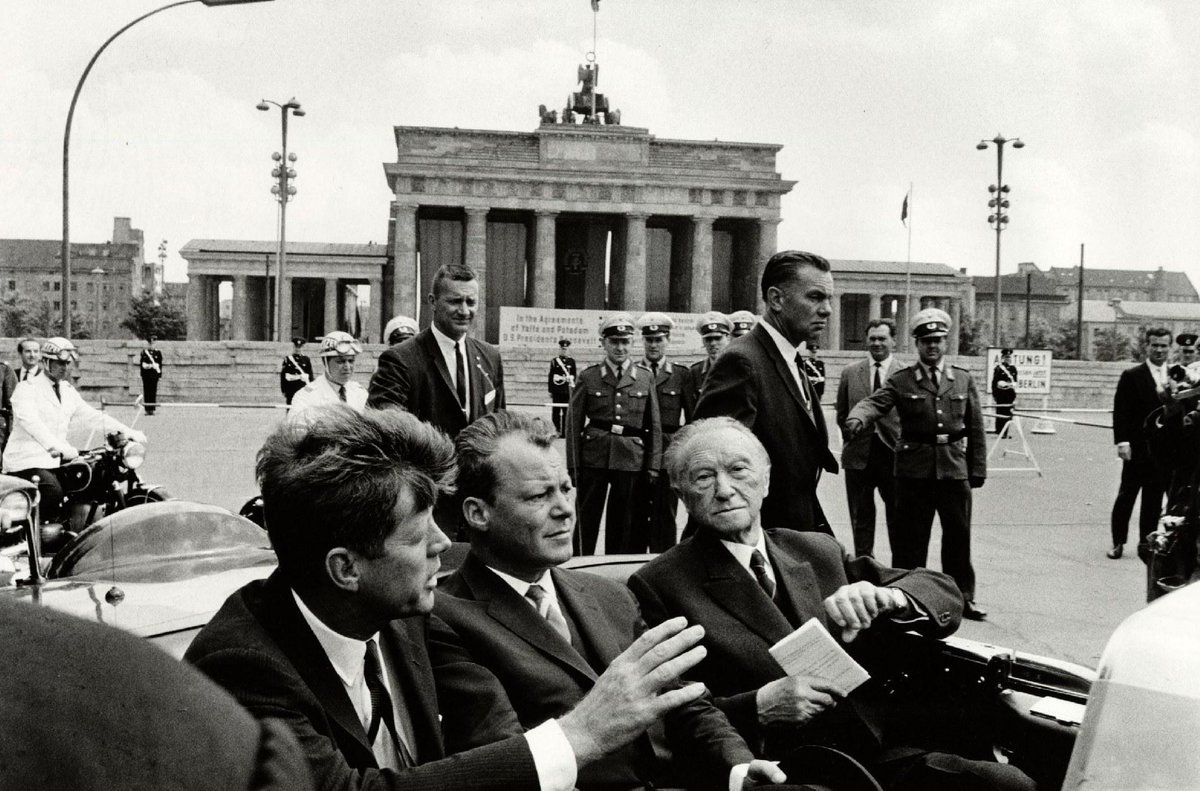 Amazing Historical Photo of Brandenburg Gate with John F. Kennedy in 1963 