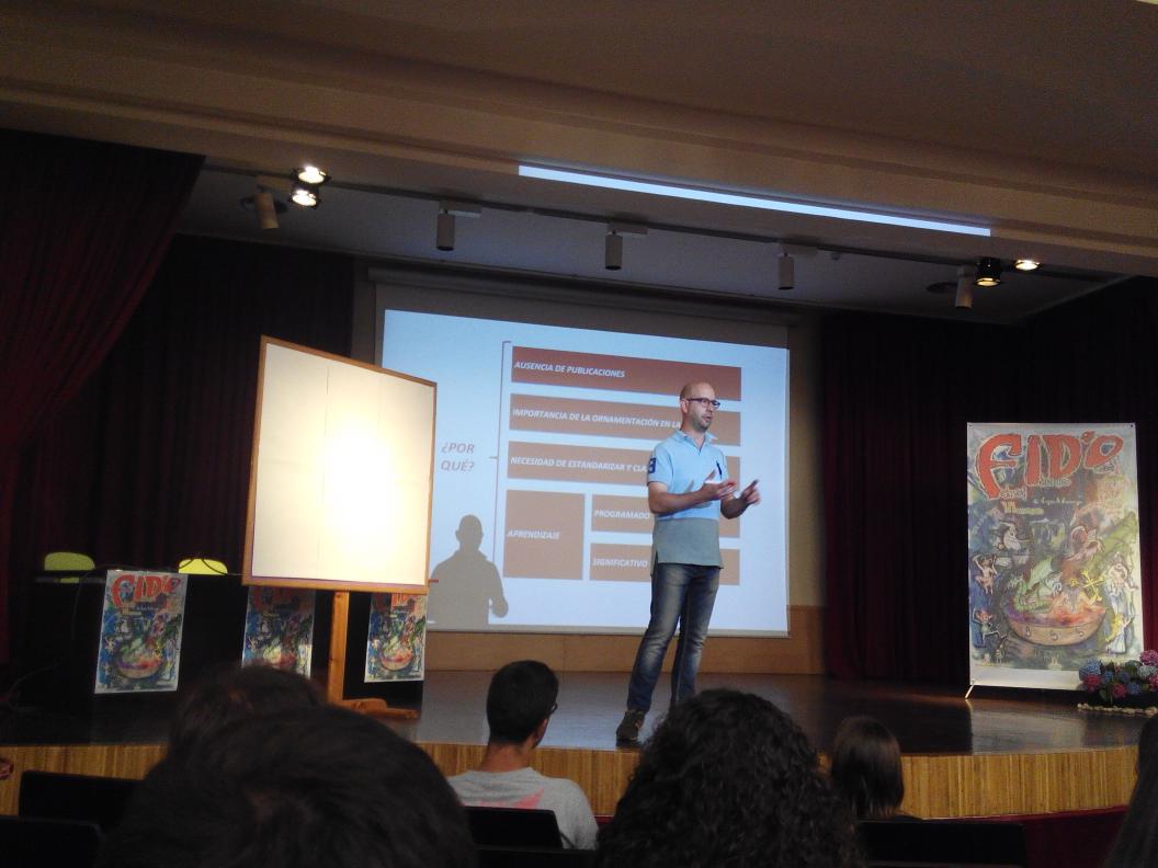 camindefierro's tweet photo. Nuestro director Balbino Menéndez da una charla sobre su libro "La ornamentación na gaita asturiana" en el FID'O http://t.co/BgfeyE2Lx2