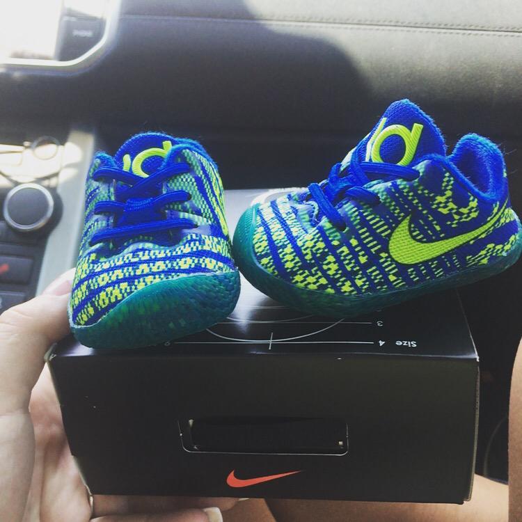 AMarie_1363's tweet photo. Stop it with these KD's for Cruz..👟😍💚 it'll go good with all the outfits his Daddy got for him already! @samtaylor20 http://t.co/7ozdLRDzkl