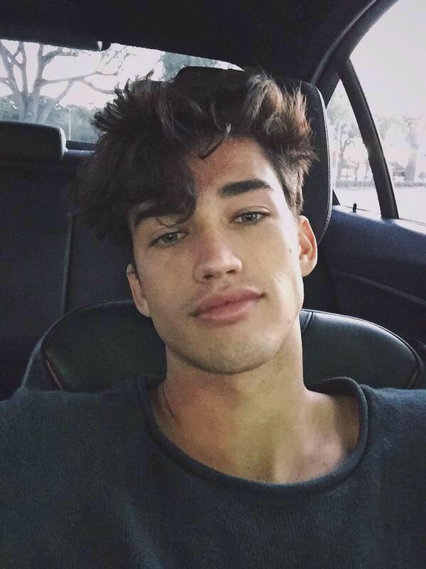 stonedxpapi's tweet image. typical car selfie