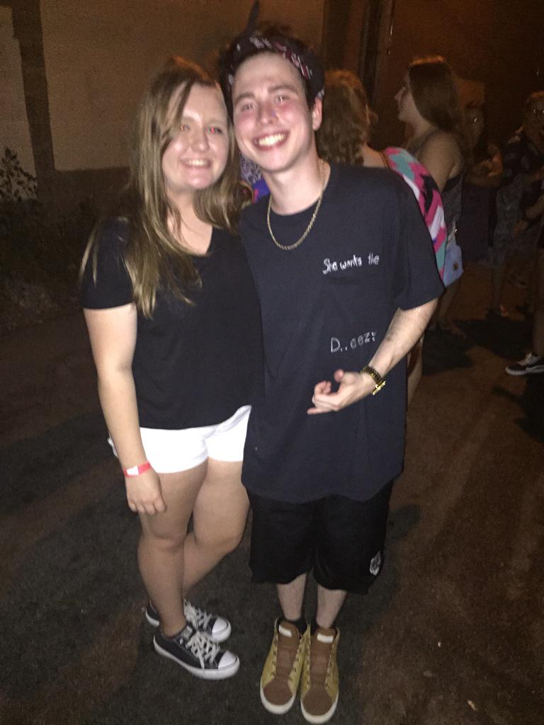 gsmitty500's tweet photo. BEFORE AND AFTER DYLANS SET I WAS A MESS HAHAHAHHAHA http://t.co/M4YcjmnNgE