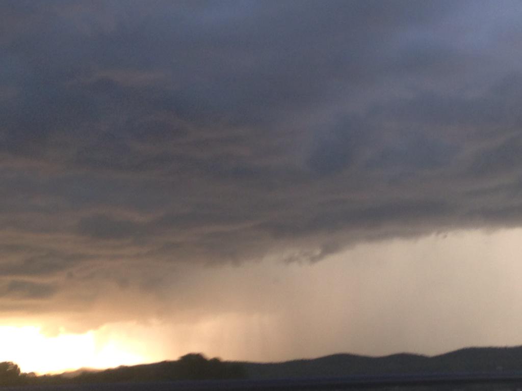 olgacolvi's tweet photo. Cel amenaçador @altpenedes @tv3cat @ElTempsCAT http://t.co/eRFiuBWxC0