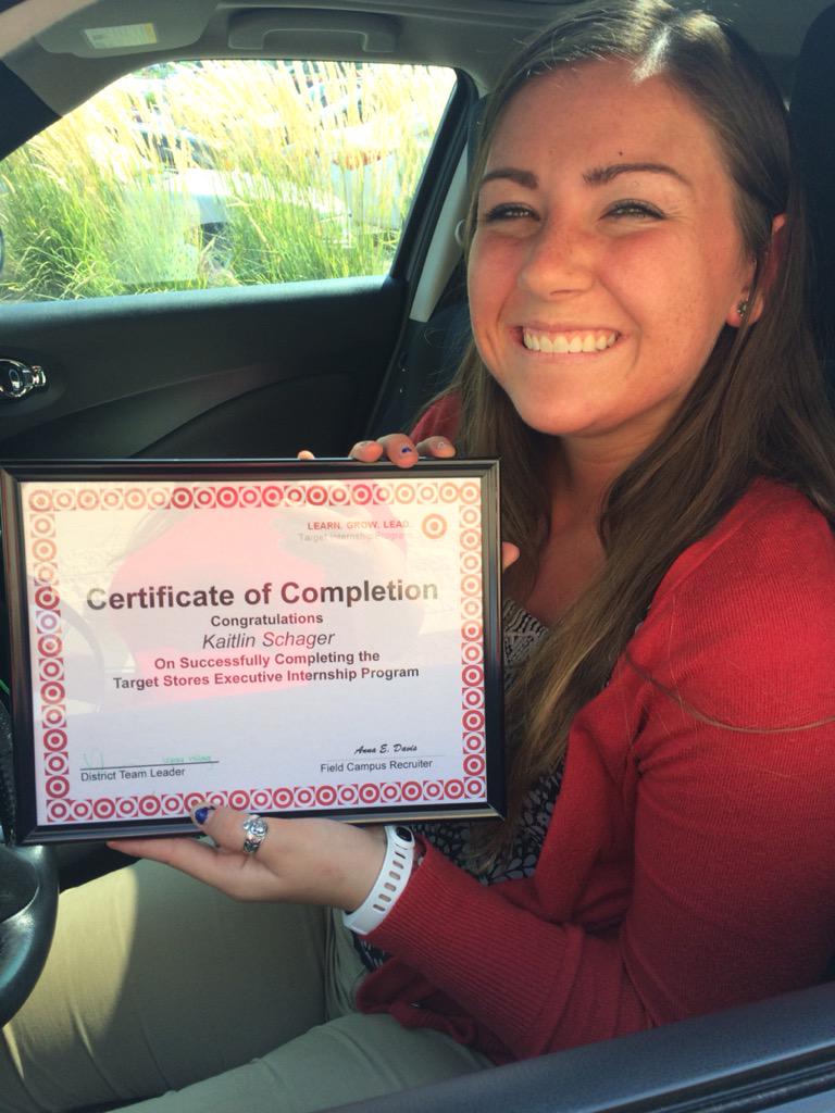 GloriaSwann's tweet photo. Intern turned ETL! Welcome to  #bestteaminretail #TheG199 @Kaitlin_Schager @AnnaDavis4TGT @TracyKlees @leannewiborg http://t.co/9lvVefMqUh