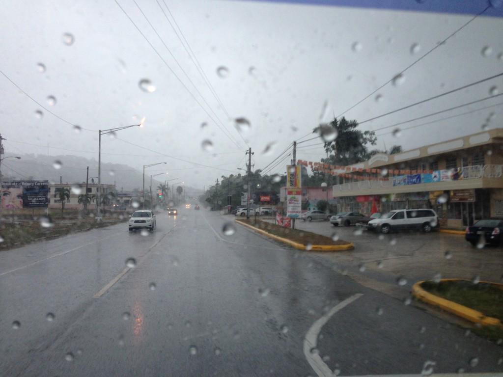 mercadotowing's tweet photo. @WapaTV gracias Dios esta lloviendo. Buen aguacero en Ciales http://t.co/97Z9tvKYu5