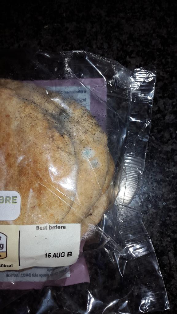 othb's tweet image. My pittas that I bought yesterday have mould on them @Tesco can't dip in my houmous, #devastated #saturdaynightruined
