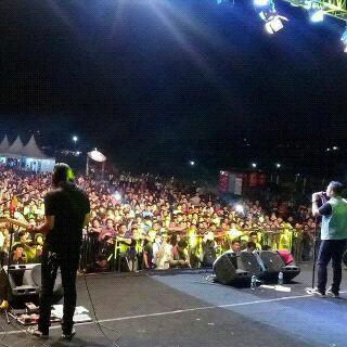 BackBonersSMG's tweet photo. @ABackBone on stage Road to Soundrenaline 2015 #Semarang http://t.co/wUle56udad