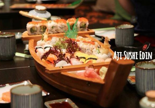 ArtandAdventure's tweet photo. Thanks @AjiSushiEdin! Delicious #sushi for our opening on Aug 20 http://t.co/wrGr03MBWU #EdFringe http://t.co/SjXd1SoanD