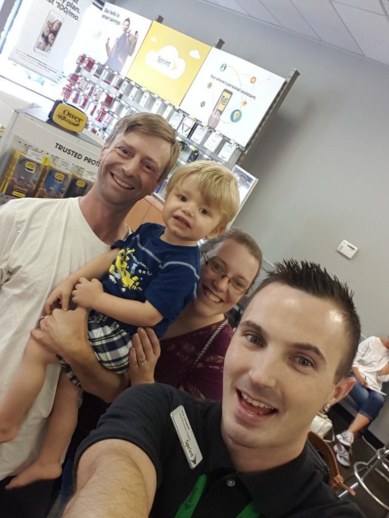soupWL's tweet photo. Lg g4 lease tep+ samsung s6 tep+ with $160 accy  mke!
@RonDyeJR @logankatseanes @Heyitsmewillie @WL_News @DEVINPOLK3 http://t.co/10ZbljN4zH