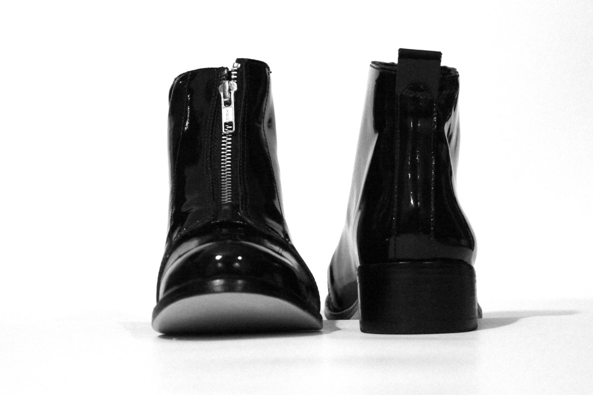 Isladama's tweet photo. Charol! Para la noche y el día. Ven por los tuyos y conoce todos nuestros exclusivos modelos. #charol #zapatos #shoes http://t.co/WGlzhZOHa9