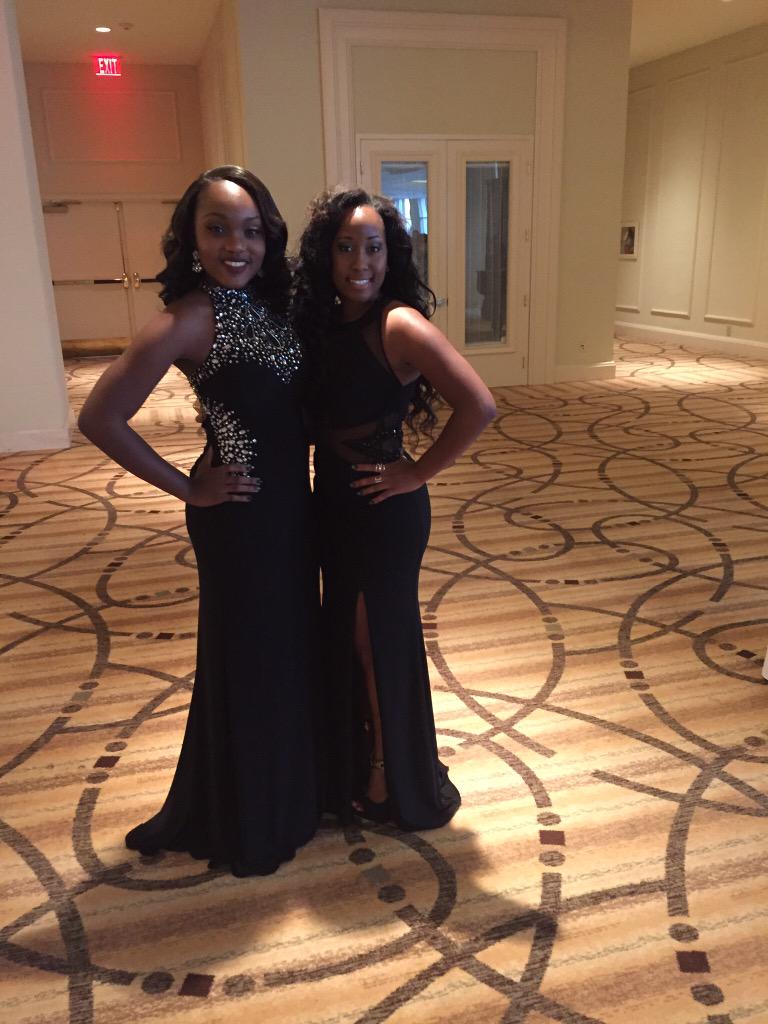 SimplyDani2's tweet photo. If only yall knew how much pictures we have together 😅❤️✊🏾 #MissingMyPeanut @ErikaaHoward http://t.co/LI7xiByUSt