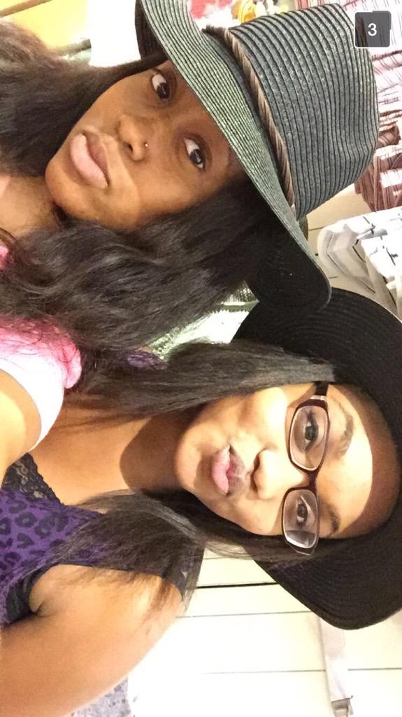 SimplyDani2's tweet photo. If only yall knew how much pictures we have together 😅❤️✊🏾 #MissingMyPeanut @ErikaaHoward http://t.co/LI7xiByUSt