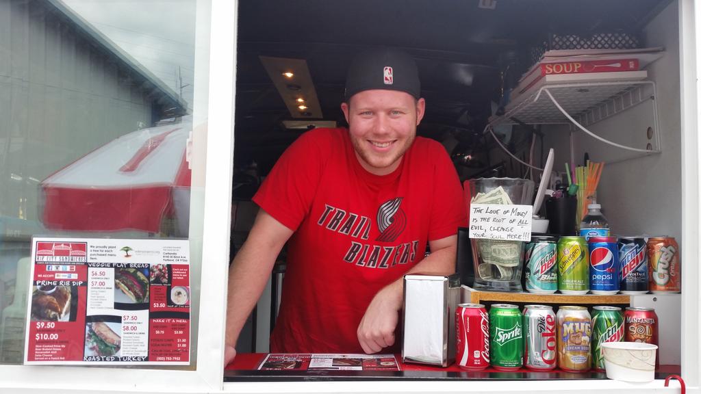 Rip City Dan holdin down the window! <a href="/cartlandia/">Cartlandia</a> #Portland #FoodCarts