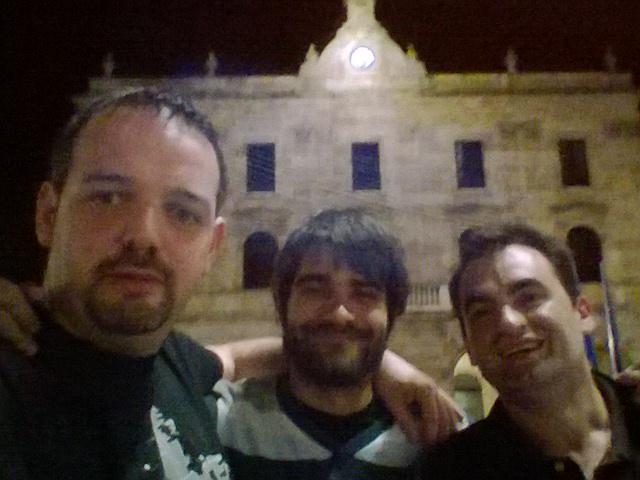 ferpega_'s tweet photo. Que cosas se encuentra uno en el OneDrive. :-D #AOS2K15 http://t.co/5XkDgjhBWF
