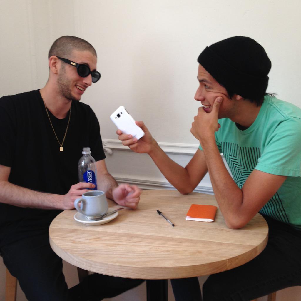 Axe_DFX's tweet photo. .@Ibero909FM en entrevista con @shlohmo en #CancinoRoma de @LosCancinos http://t.co/H9plIf2d7O