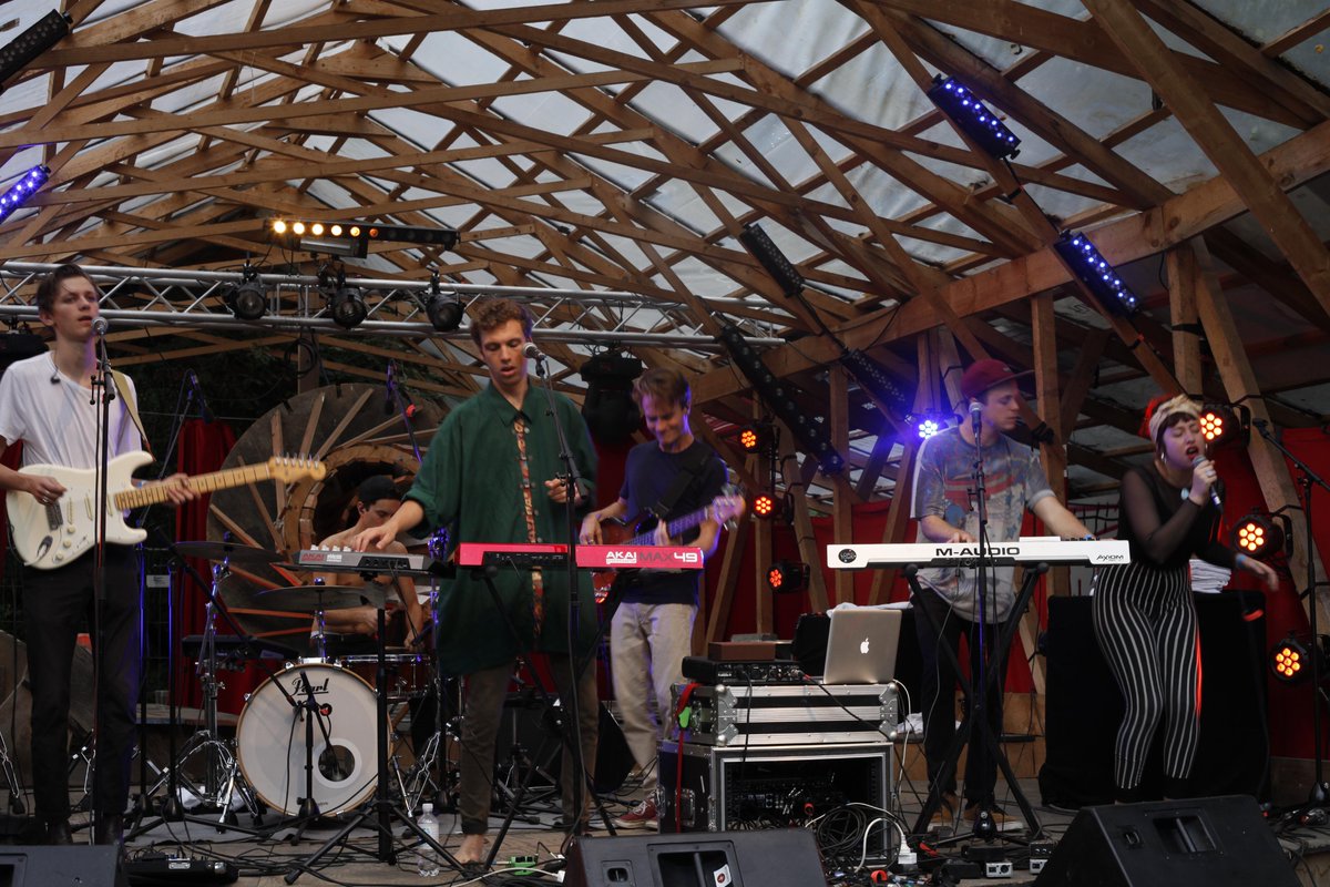 MS_ARTVILLE's tweet photo. +++Freier Eintritt ab 23.00 Uhr+++ Feiert mit uns den letzten Abend des #msartville mit dem #Manifest und #Sutsche! http://t.co/VRlUlZZgln