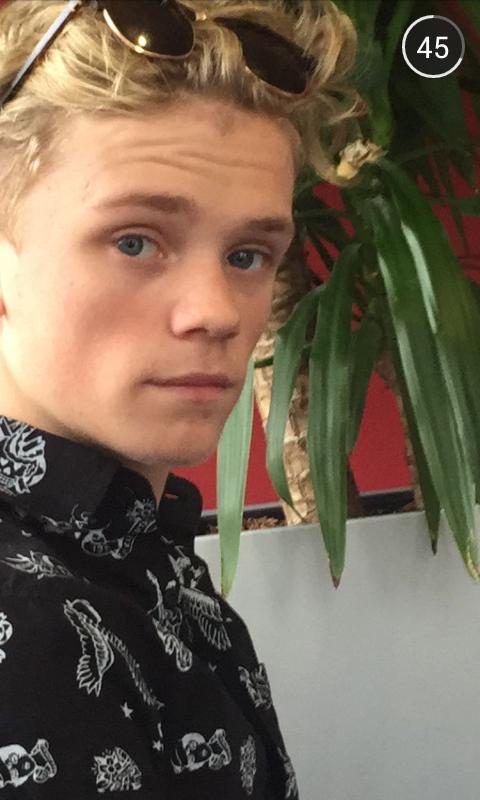 BAMhungary's tweet photo. Charlie 😍😁 http://t.co/Nxs33gQj2h