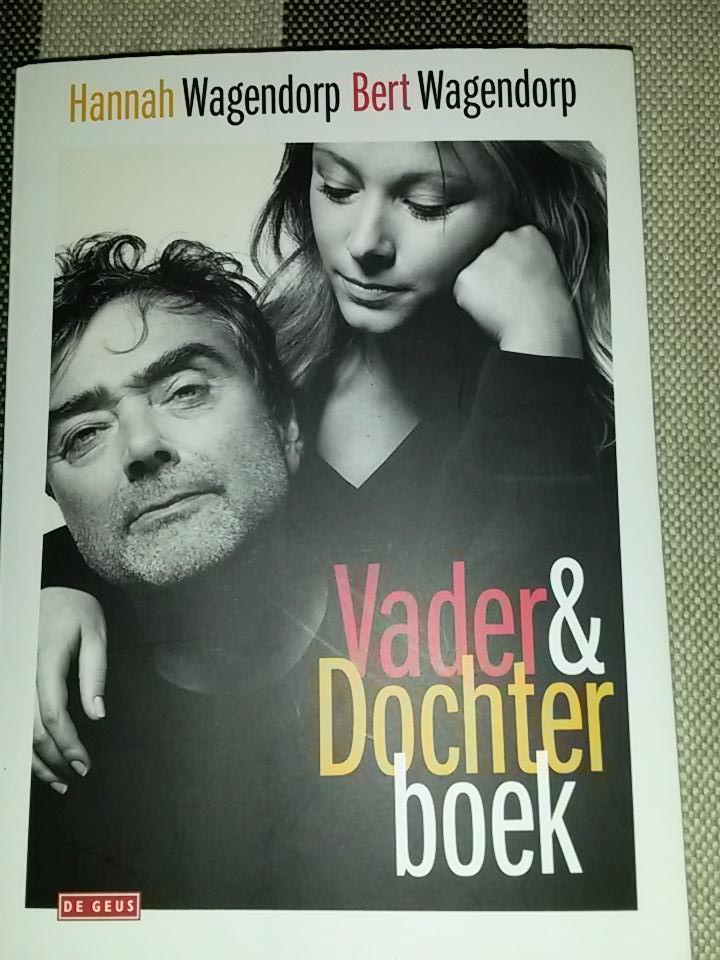 CoenvanBeurten's tweet photo. Van @mverstuijf gekregen: "weet het zeker!". Nu ouders van zoon Goos... Wel leuk boek, afwisselend. Blijver? Mwah... http://t.co/P1v58R7sp3