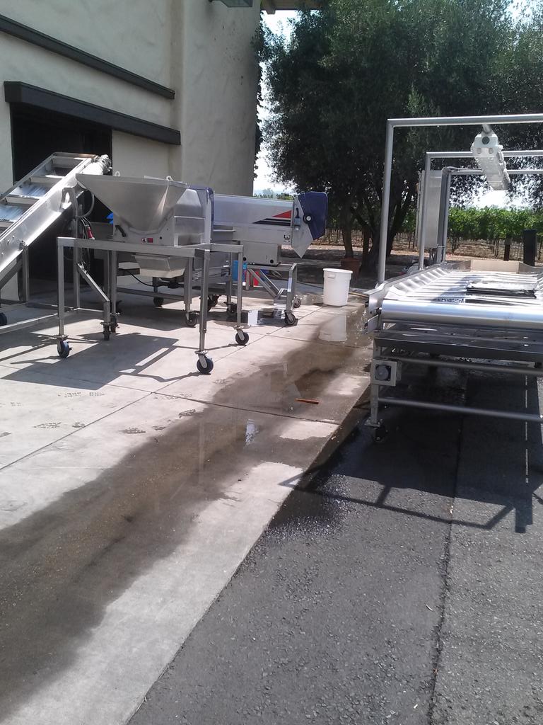 FunkTh3's tweet photo. All shiny and clean waiting for the 2015 mondavi pinot noir http://t.co/XtwQCEorIm