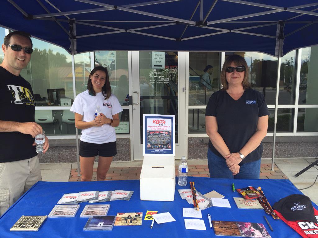 ComcastColo's tweet photo. Thanks @973KBCO for adding to today's fun at our #Boulder store #GoBuffs #BacktoSchool event! #XfinityEvents http://t.co/gyfeZZeKX7