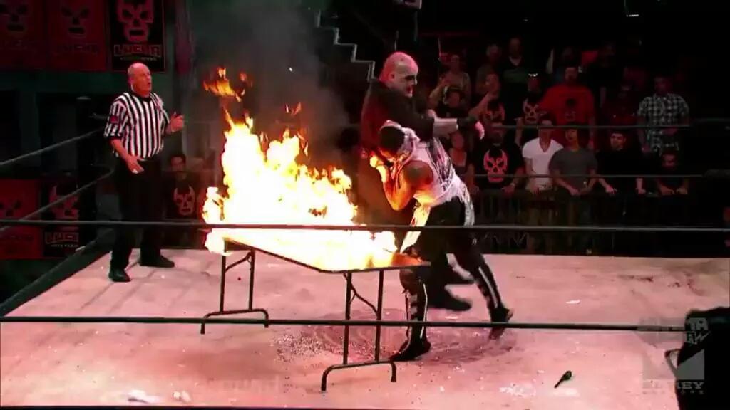 jonathanC113a's tweet photo. @PentagonJunior  
#Ultimalucha #0Miedo #LuchaUndergraund http://t.co/UmE8uIvTtC