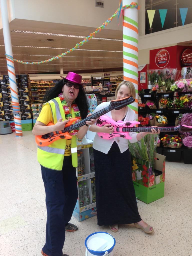 debbiecb73's tweet photo. Winchester rocks @darrenwjenkins @andycruttenden http://t.co/dKCfizfoVu