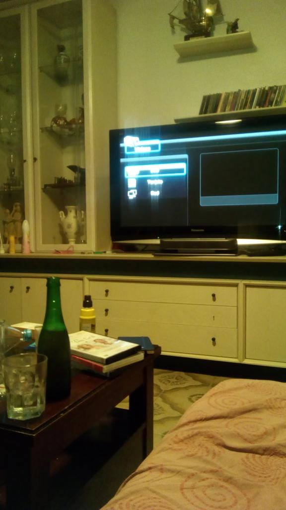 itisawayoflife's tweet photo. Película: Agosto. Con Alhambra reserva! http://t.co/FGjQ14ml7t