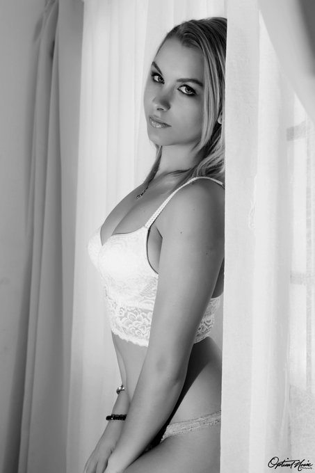 hope you're having a #sexy #weekend photo by amazing @OpticalNoise make up @LMA_makeup #playmate #follow<a href="/tag/sexy"class="tags">#sexy</a><a href="/tag/weekend"class="tags">#weekend</a><a href="/tag/playmate"class="tags"><span>#playmate</span></a><a href="/tag/follow"class="tags"><span>#follow</span></a><a href="/tag/rt"class="tags"><span>#rt</span></a>