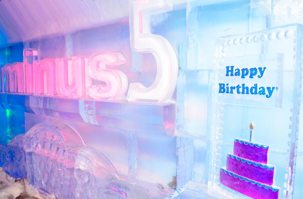 MonteCarloVegas's tweet photo. Tomorrow @minus5icebar is letting the 1st person to get a VIP Experience  &amp; wish them a happy birthday keep the coat! http://t.co/gZ080xdWHa