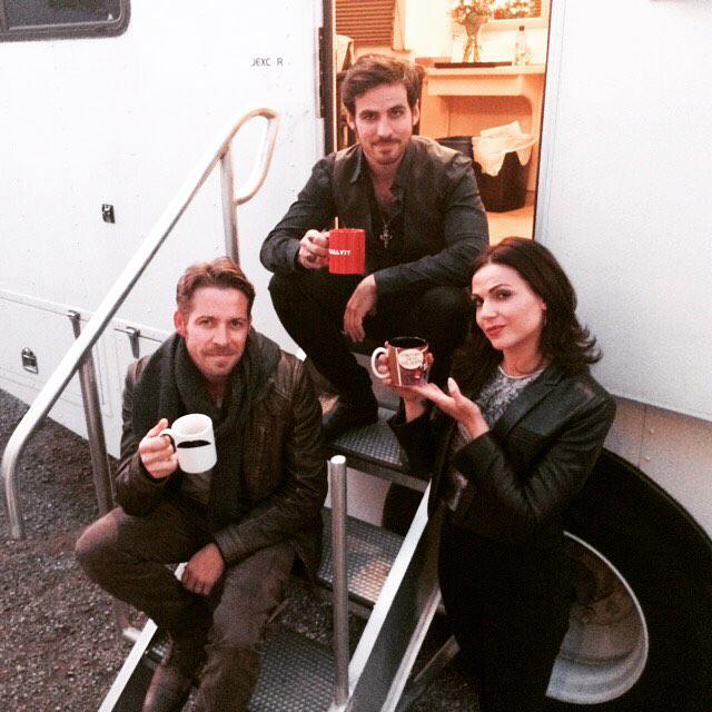 UponASpoiler's tweet image. #Gallery: #LanaParrilla #SeanMaguire #ColinODonoghue (go.shr.lc/1EuJUAl)