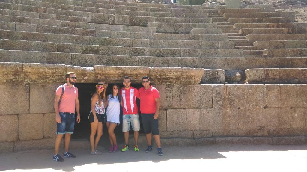 CanijoR7's tweet photo. "Submitit Cui Tota Suos Hispania Fasces"   @marysevilla86 @Angi_00 @Xio_MR @alex_garja @xiko696969 @CanijoR7  #Merida http://t.co/s0ELgjtkXB
