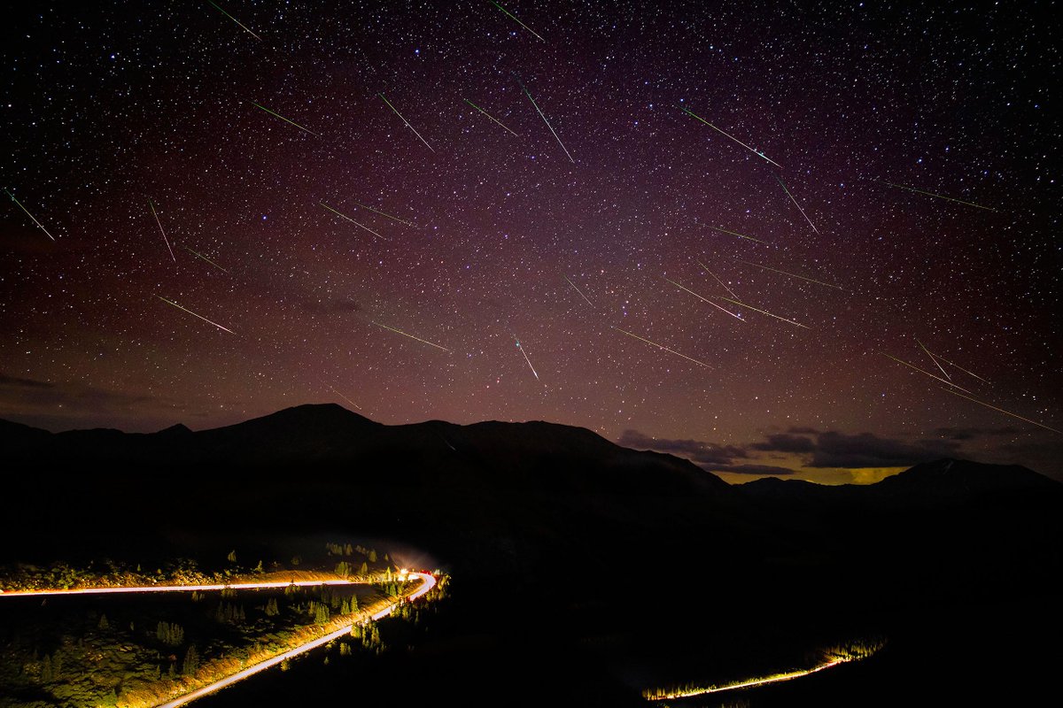 jswansonphoto's tweet photo. Peak of 2015 #Perseid meteor shower from atop #IndependencePass at 12,096 ft, just up road from @AspenSnowmass http://t.co/aDsF5URWtA
