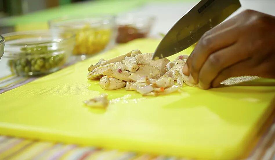Chefrican_'s tweet photo. Watch @Healthy_Ted keep it healthy on #Chefrican w/ her quinoa in 2 different ways.Tune in 9:00pm Sunday on DStvCh165 http://t.co/zfV7ZNvs5o