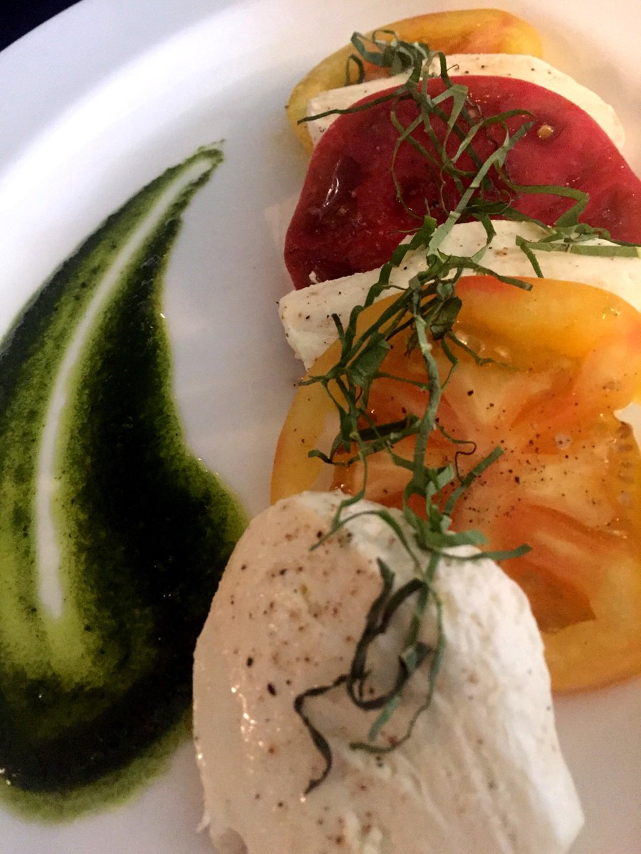 560Kitchen's tweet image. Capri salad: heirloom tomatoes, house-prepared mozzarella, basil. #dineoutbos #kitchenrestaurant #capri