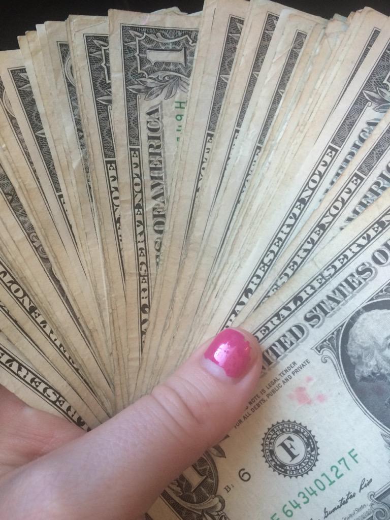 kily42's tweet photo. @ACPSO dollar dollar bills ya'll 💵💵#ACPSO http://t.co/RK1GhIkiSA