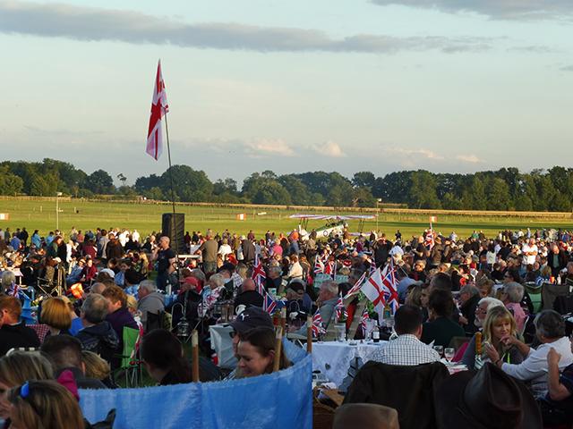 CiaraRHarper's tweet image. Happy crowd, some last airworthy aircraft of their type (inc Avro Tutor) and good weather = excellent #FlyingProms