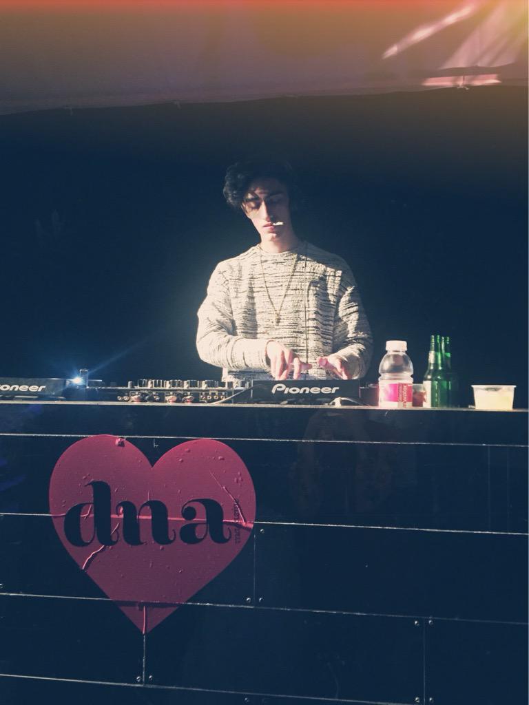 dna_magazine's tweet photo. Nuestra fiesta sigue con BBY JSS #DNAsessions #XXsummer http://t.co/962dFHIReY