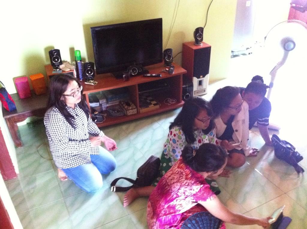 Selamat hari minggu. NHKBP mau bervocal group di GKI  Martadireja.. 😍😍