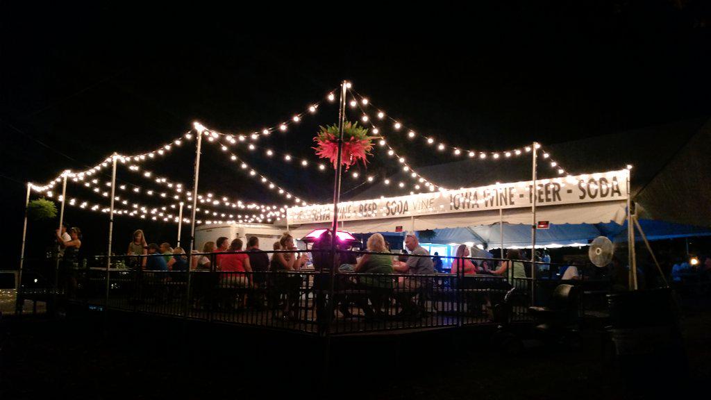 TopOfTheVine's tweet photo. What a patio, with an amazing view. @IACraftBeerTent @IowaStateFair http://t.co/filGlL8hWT