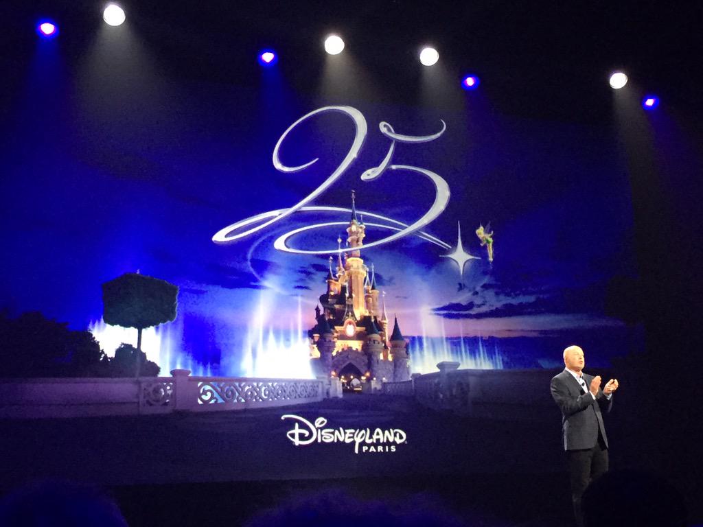 anniversaire - [Saison] 25ème Anniversaire de Disneyland Paris (à partir du 26 mars 2017) CMfAMJbUYAA77mX