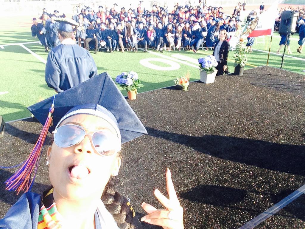 DestTaylor_'s tweet photo. Proudest moment graduating and making my family proud #MyDU #DU19 #DUPC http://t.co/SaToBBuC09