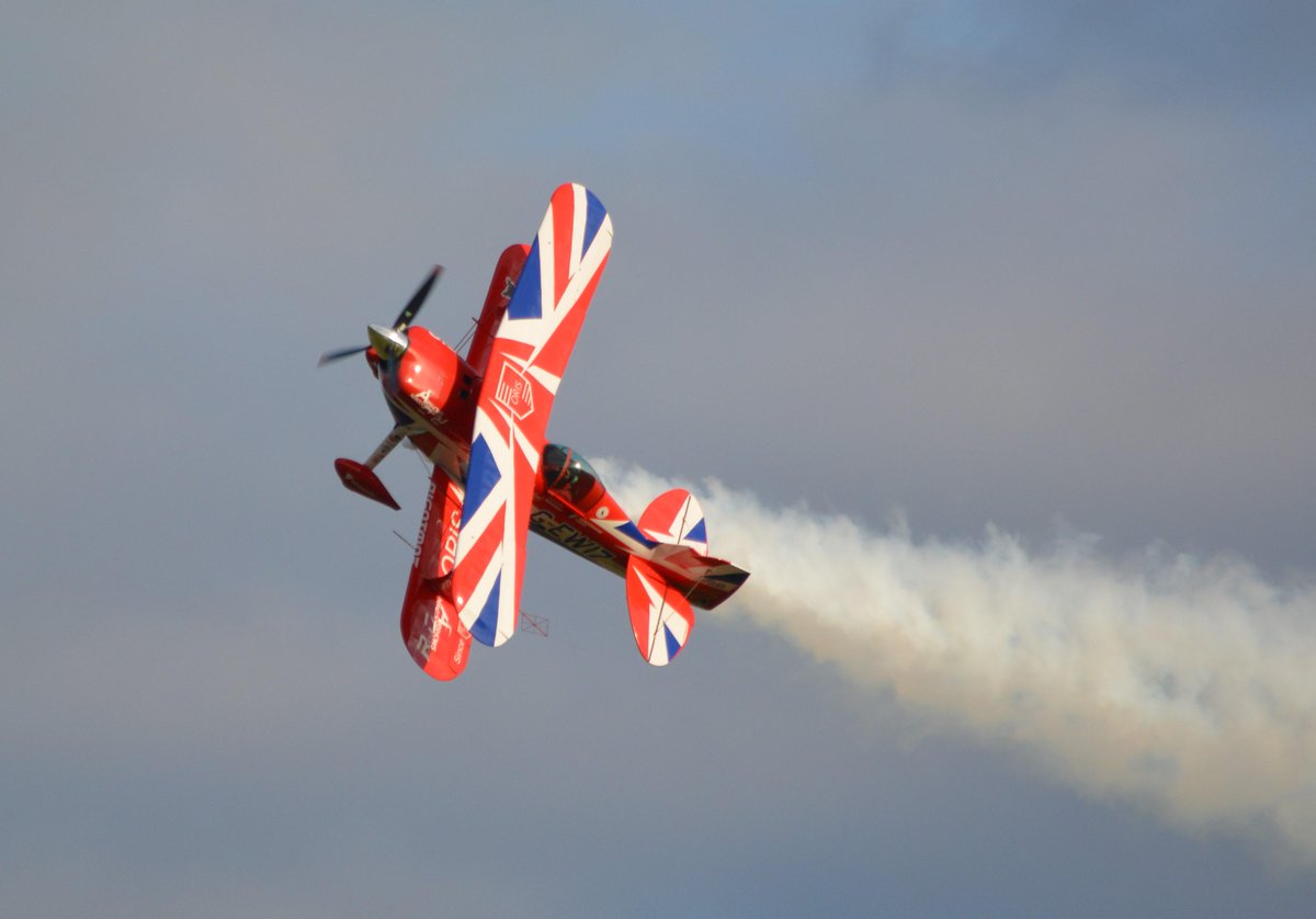 john_wakeman's tweet image. Super time @Shuttleworth_OW #FlyingProms with @CazWakeman @ellbean206 @RichgoodwinS2S display was breathtaking