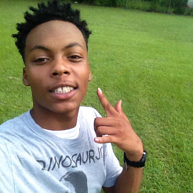 1PeedyCapone's tweet photo. I b moving like a bat mobile 💂🏼 #CaponeWorld http://t.co/5Wdh42elpv