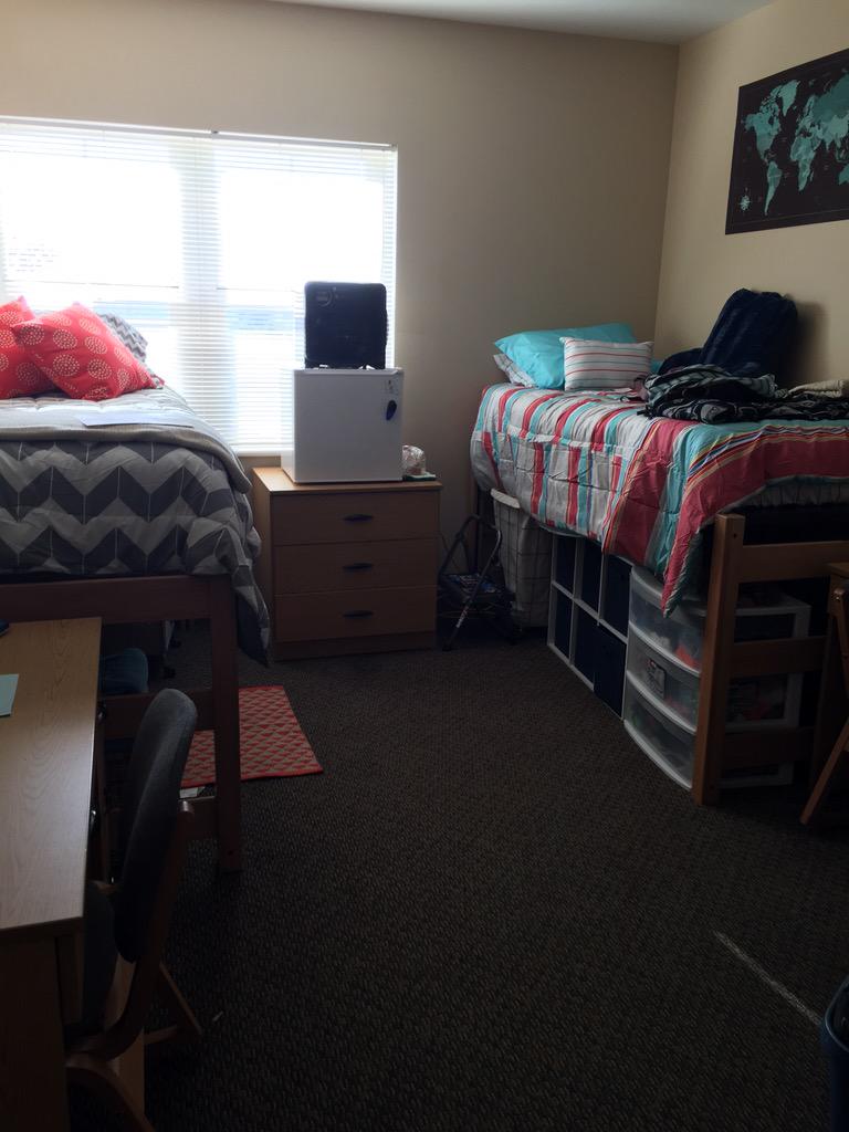FuturePrezJess's tweet photo. Loving my room! @MissouriSandT #MinerMoveIn2015 http://t.co/dHQ3kDqA5E