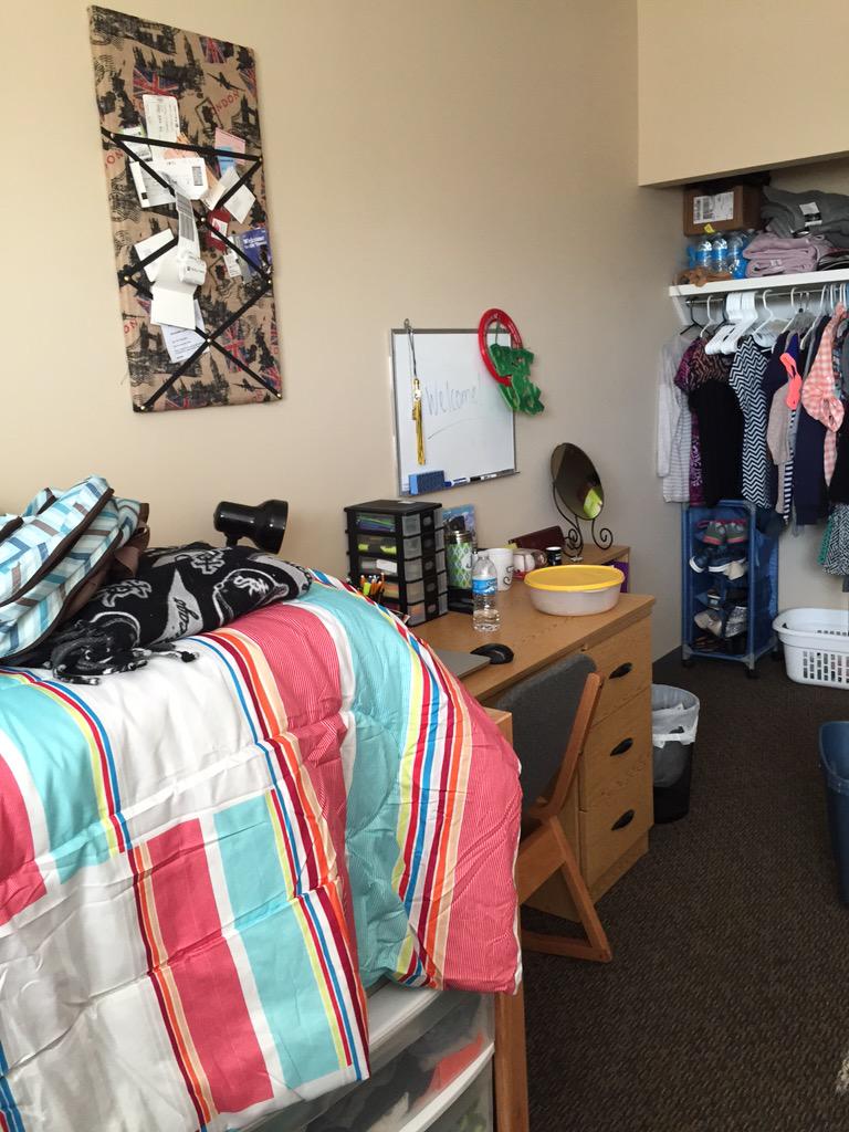 FuturePrezJess's tweet photo. Loving my room! @MissouriSandT #MinerMoveIn2015 http://t.co/dHQ3kDqA5E
