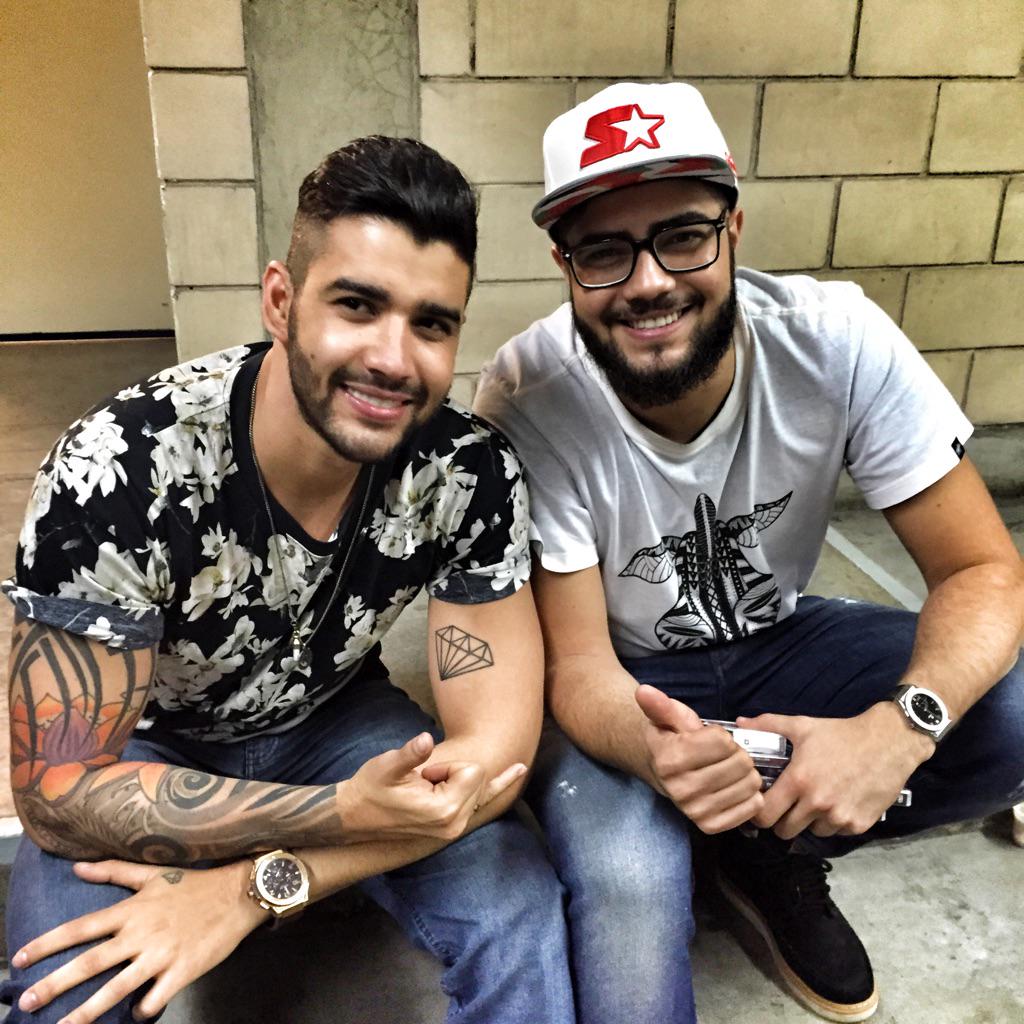 gusttavo_lima's tweet photo. Encontrando meu parceiro @henriqueejuliano ! Bom te ver mano, fica com Deus... http://t.co/WsfMftE7ok