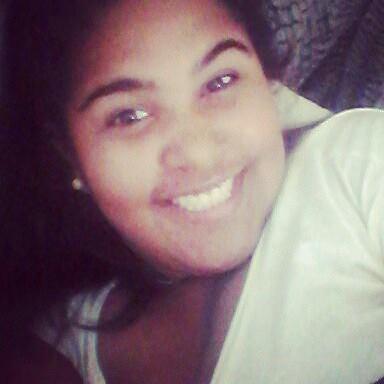 eaiLariCosta's tweet photo. Ela tem um charme que nao dá pra resistir !! :) http://t.co/PdTotU5WGW