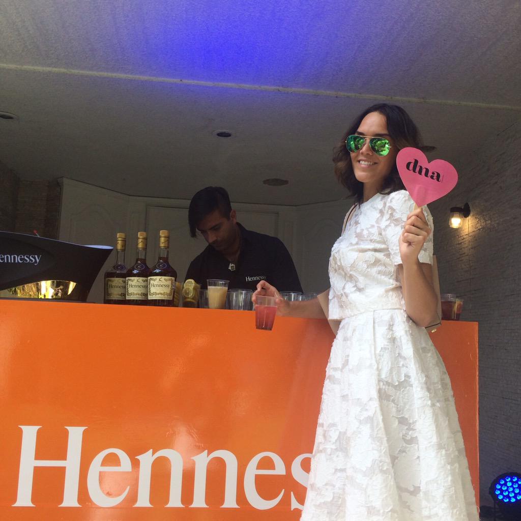 Mex_Alex's tweet photo. Que rica tarde!! #DNASummer #HennessySummer @DNA_magazine @Hennessy_MX http://t.co/lRAEV9YJ9L